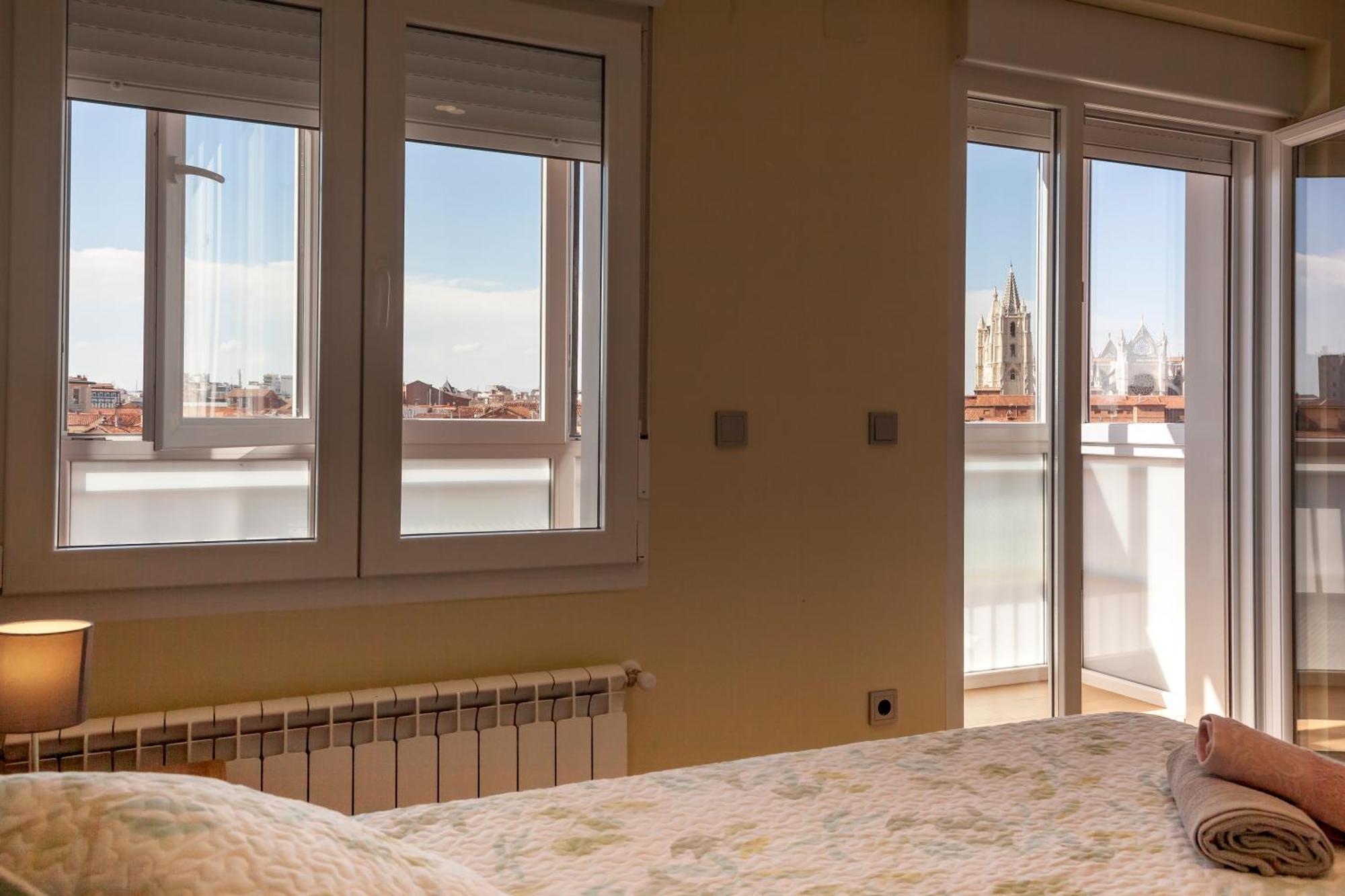 The View - Apartamento Reformado Con Vistas A La Catedral - Leonapartamentos Kültér fotó